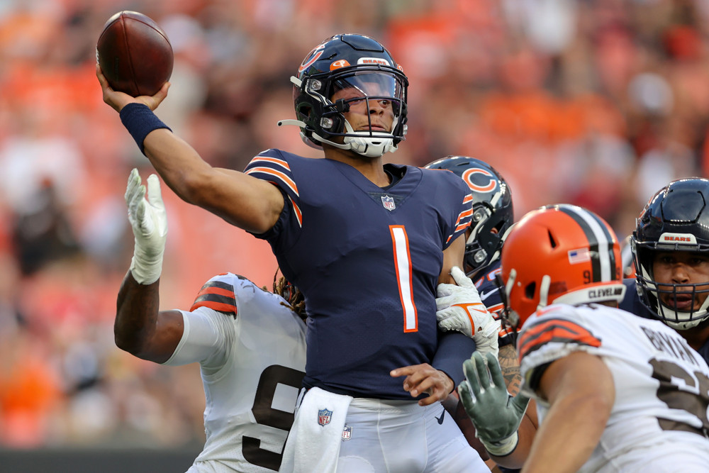 Column: On a career day for QB Justin Fields, the Chicago Bears