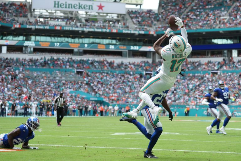 Week 14 Wide Receiver Start/Sit WR Roster Advice NFL Season 2025 Lineup Who to Play Must Know Names Fantasy Football FF