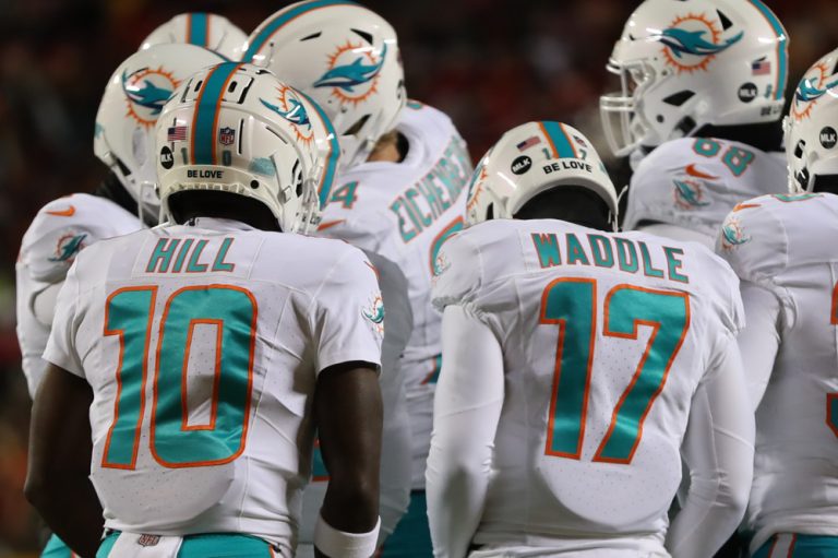 Week 14 Sunday Preview Fantasy Points Data Suite Fantasy Football Advice Statistical Start/Sit Prop Betting DFS Tool for all FF needs with Players and Teams You Need to Know