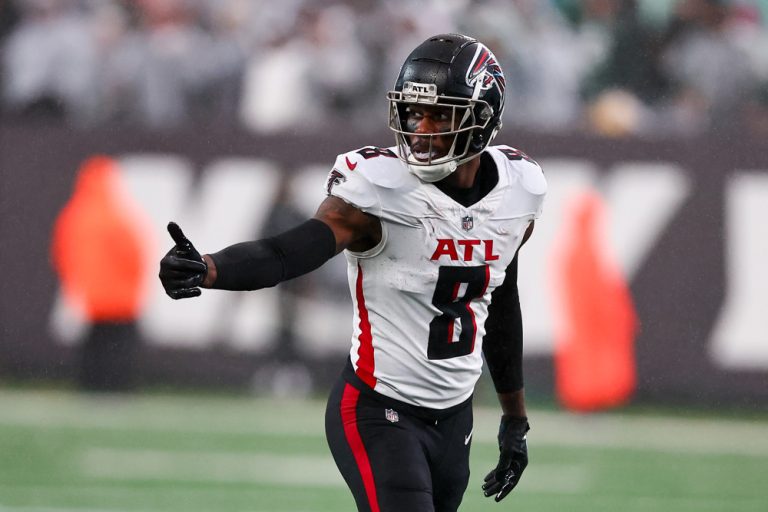 Kyle Pitts Tight End Atlanta Falcons featured in the Week 12 Fantasy Football Player Rankings Tiers Start Sit QB RB WR TE