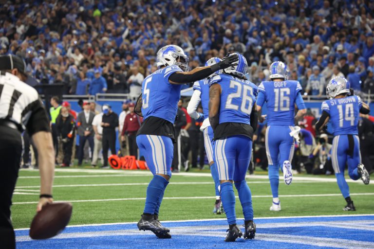 Week 15 CheatChart Positional Matchups to Win Your Fantasy Football Lineup Players to Know QB RB WR TE IDP Must Start/Sit Candidates for the playoffs NFL FF