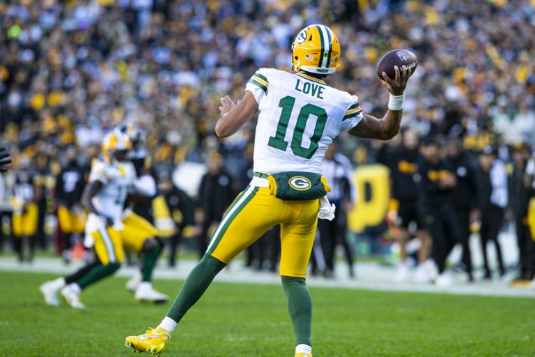 Week 14 Thursday Preview TNF Players to Know Fantasy Points Data Suite Start/Sit advice