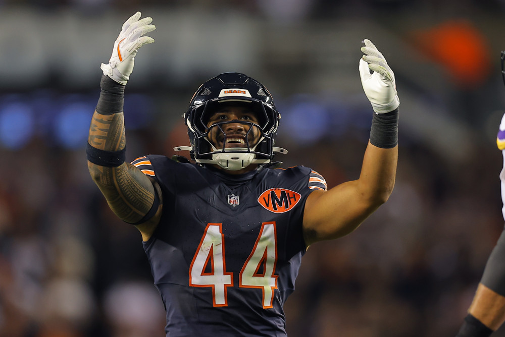 NFL: SEP 08 Vikings at Bears - Dynasty Nerds Chicago Bears linebacker Noah Sewell (#44) reacts after a play against the Minnesota Vikings at Soldier Field on September 8, 2025 — featured as a top Week 3 IDP waiver wire pickup.